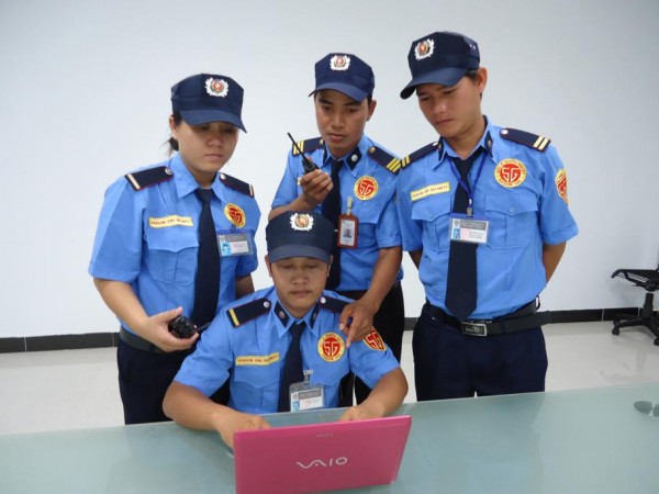Đội ngũ bảo vệ chuyên nghiệp của công ty An Ninh 24H