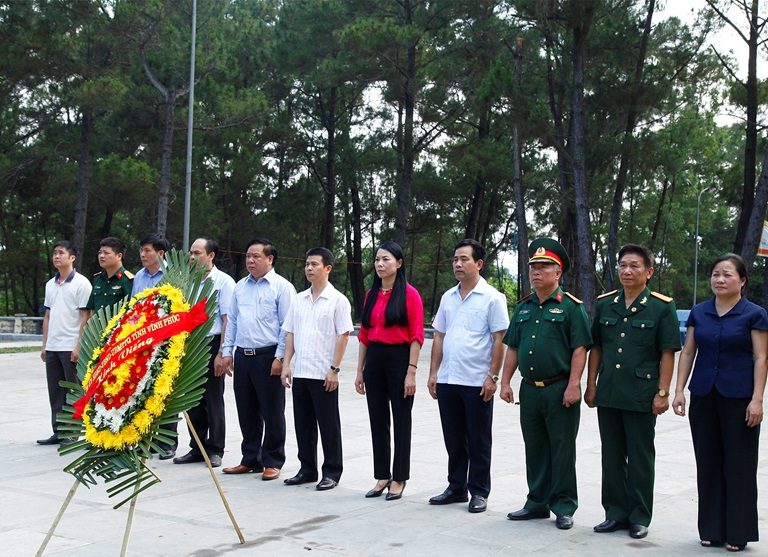 Đoàn lãnh đạo tỉnh Vĩnh Phúc viếng mộ Đại tướng Võ Nguyên Giáp, Nghĩa trang liệt sỹ Quốc gia Trường Sơn