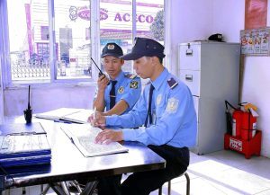 nhân viên bảo vệ ngân hàng